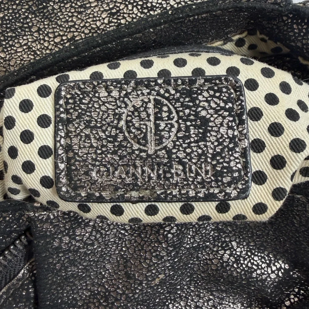 Gianni Bini Black Shimmer Chain Crossbody Bag. Night Out. Concert. Date Night.